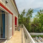 Hedera Estate, Villa Hedera V